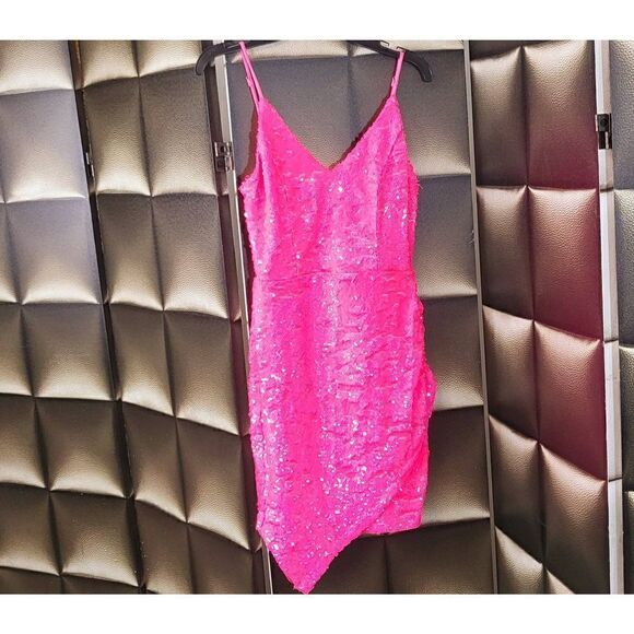 Fashion Nova Barbie dress - Picture 1 of 6